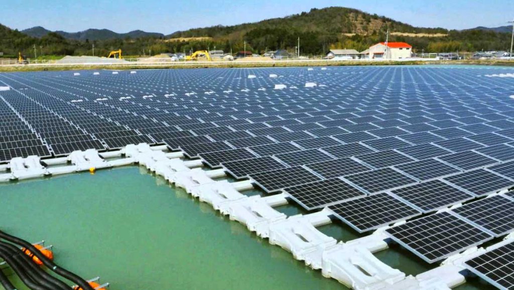 Strapped for Land, Singapore Looks to the Sea for Solar Energy ...